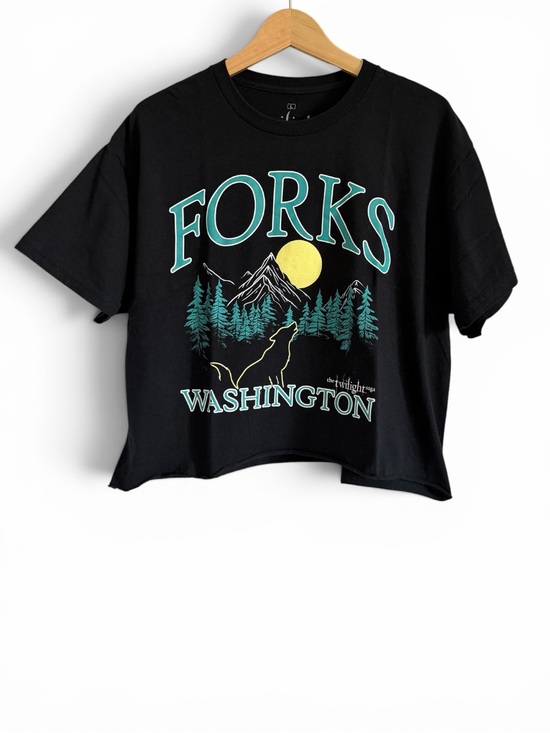 Twilight Tops - Twilight Saga Black 'Forks Washington' Graphic Cropped Tee Shirt Size Large